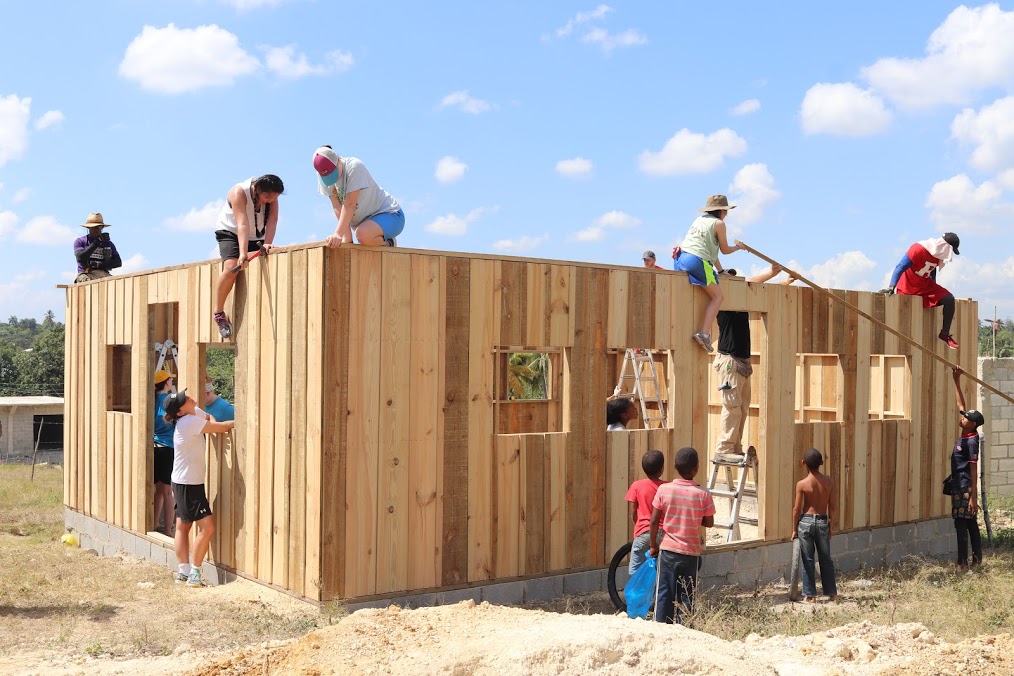 Photo of immersion students working on a project